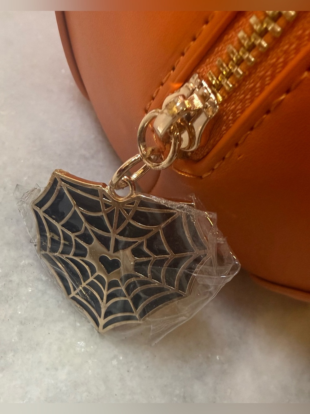 Betsey Johnson KITSCH Pumpkin Crossbody Halloween Jack O' Lantern Shoulder bag - Picture 6 of 7